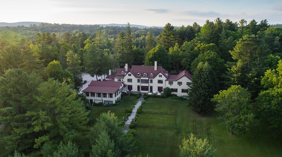 Seven Hills Inn aerial view