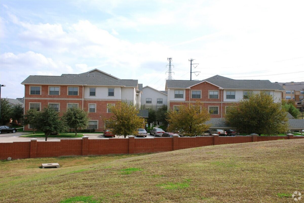 the remington at valley ranch exterior